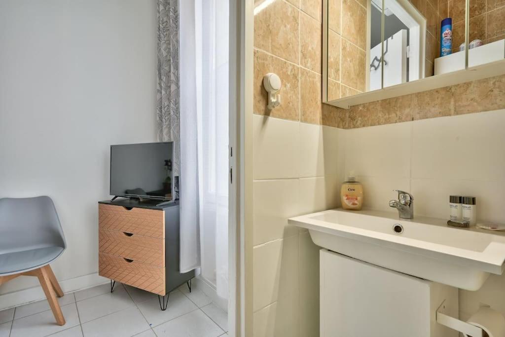 Magnificent Studio Near Paris Clichy Εξωτερικό φωτογραφία